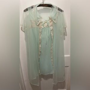 Vintage Sea Foam Green Chiffon Short Peignoir Set with Lace and Pink Roses Sz 36
